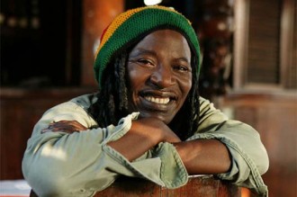 Côte dÂ’Ivoire : Le 19ème album dÂ’Alpha Blondy disponible depuis lundi